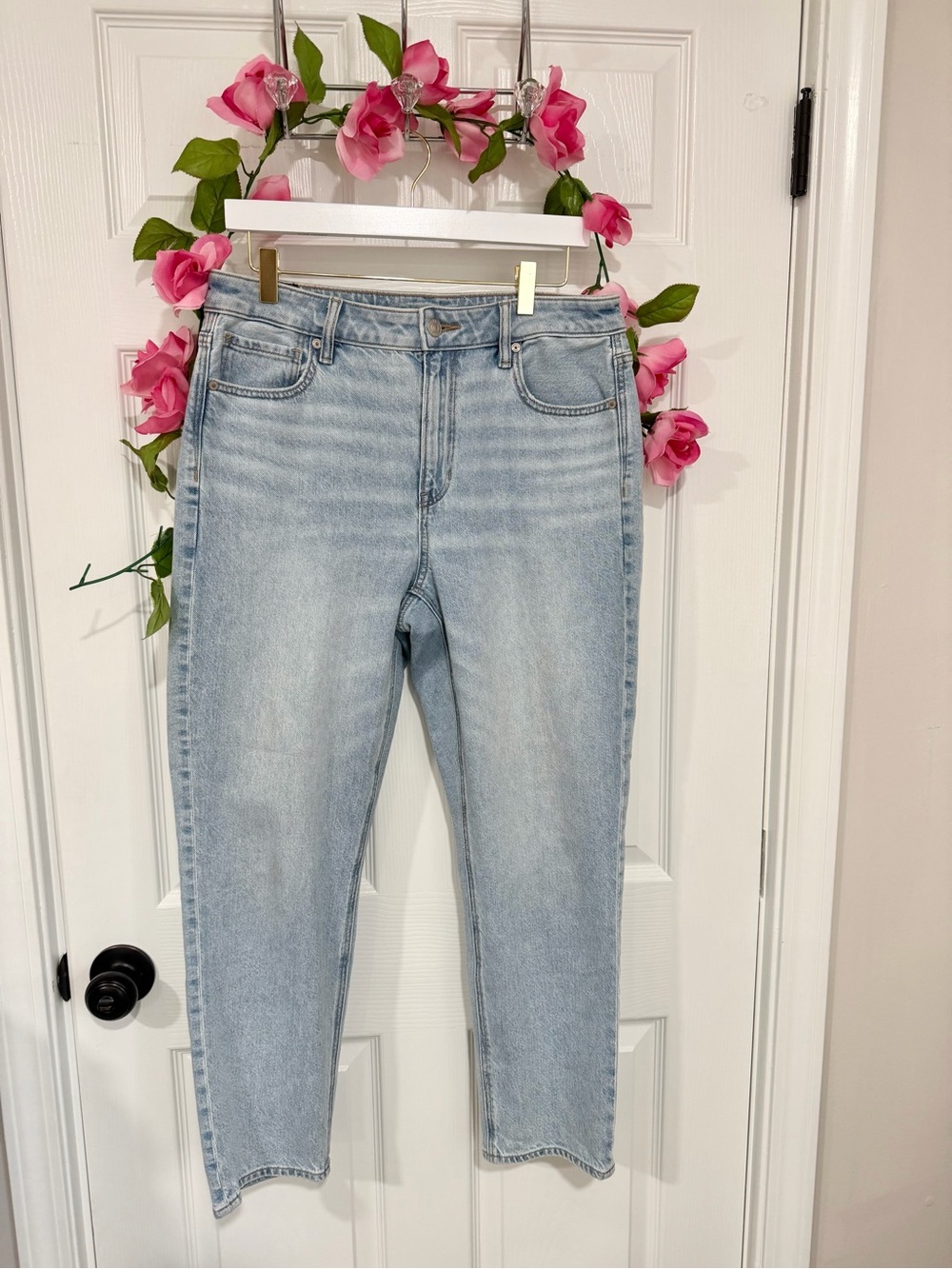 American Eagle Strigid Light Wash High Rise Jeans Women’s 8 Short
